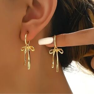 Elegant Gold Bow Earrings